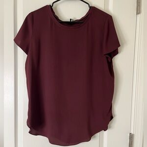 Medium maroon Ann Taylor linen t shirt.